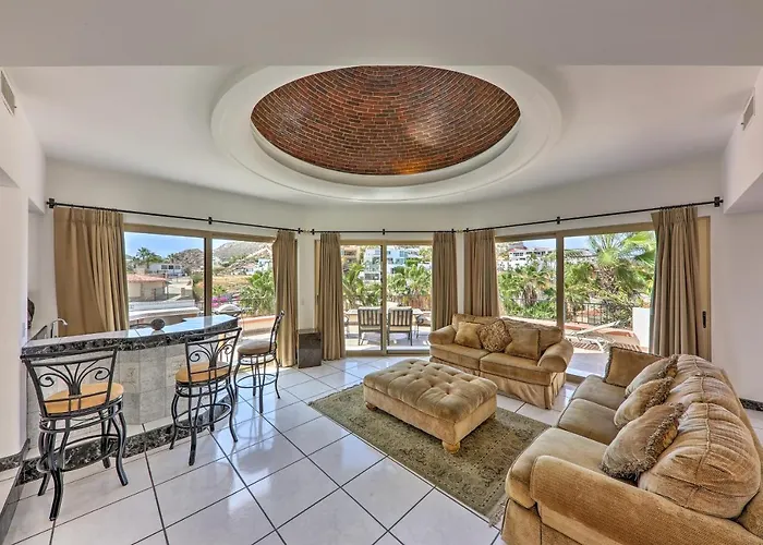 Luxe Cabo Retreat: Terrace W/ Stunning Views! Сasa de vacaciones *