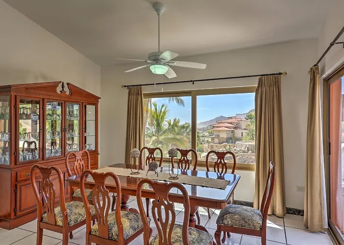 Luxe Cabo Retreat: Terrace W/ Stunning Views! Сasa de vacaciones Cabo San Lucas