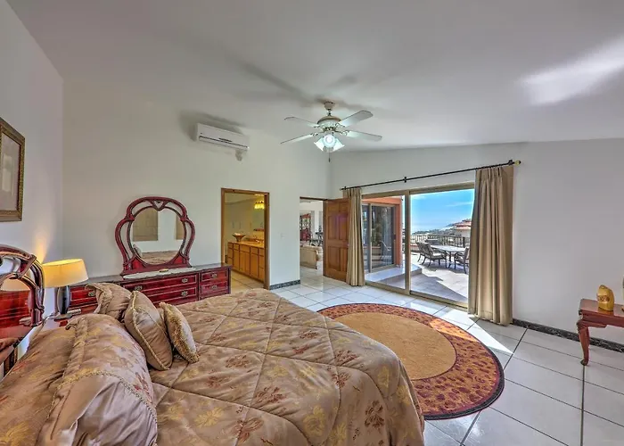 Luxe Cabo Retreat: Terrace W/ Stunning Views! Сasa de vacaciones Cabo San Lucas